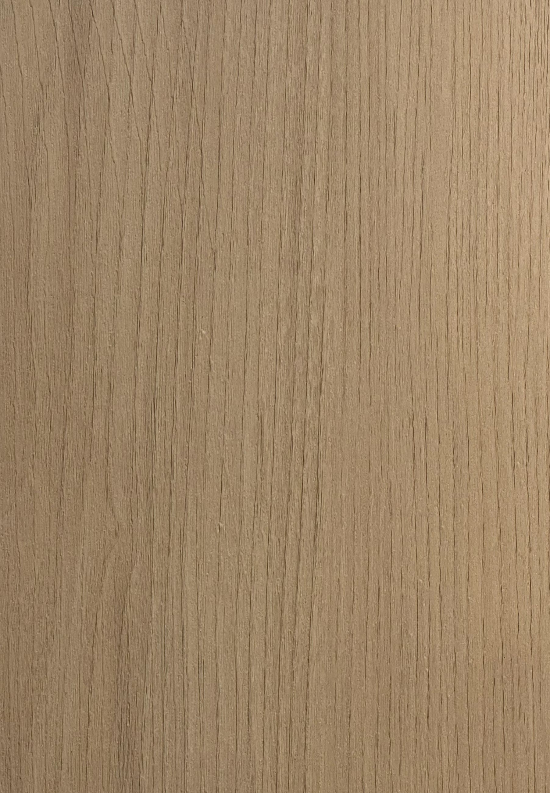 Light sand-toned oak swatch with soft, closely spaced grain and a gentle vertical figure.